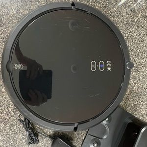 SOLD DEIK MT820 Robot Vacuum Cleaner W/Remote